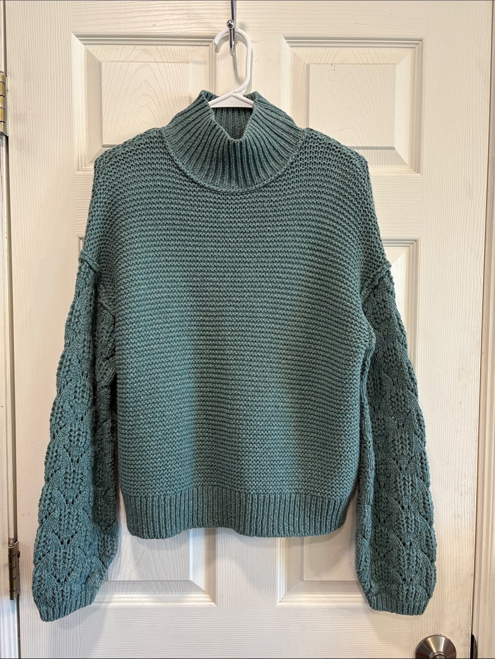 Universal Thread Seafoam Green Turtleneck Sweater with Lace-Pattern Sleeves
